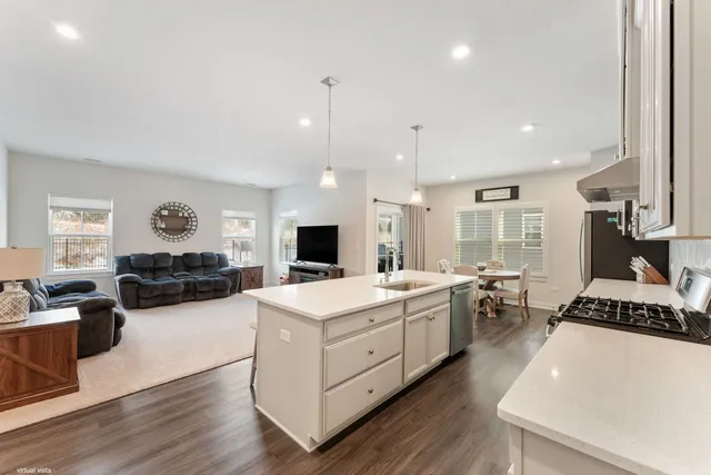 $490,000 | 3694 Reddington Circle, Elgin, IL 60124