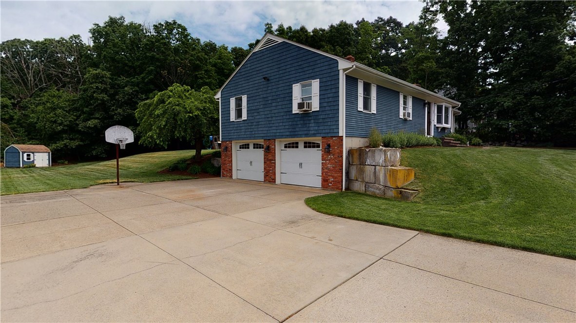 12 Doire Road Cumberland, RI 02864 - Photo 4 of 37 Gallery Image 4