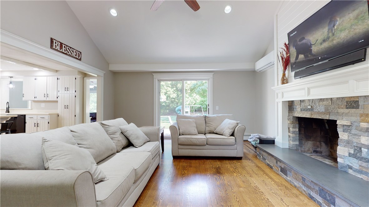 12 Doire Road Cumberland, RI 02864 - Photo 5 of 37 Gallery Image 5