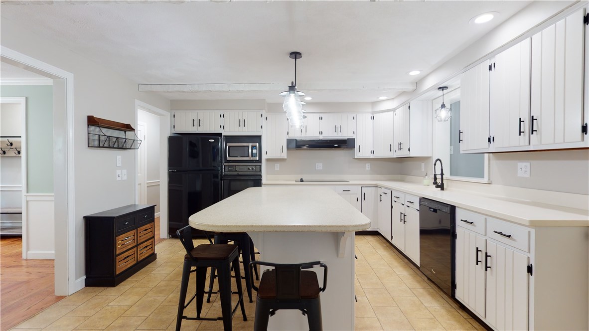 12 Doire Road Cumberland, RI 02864 - Photo 8 of 37 Gallery Image 8