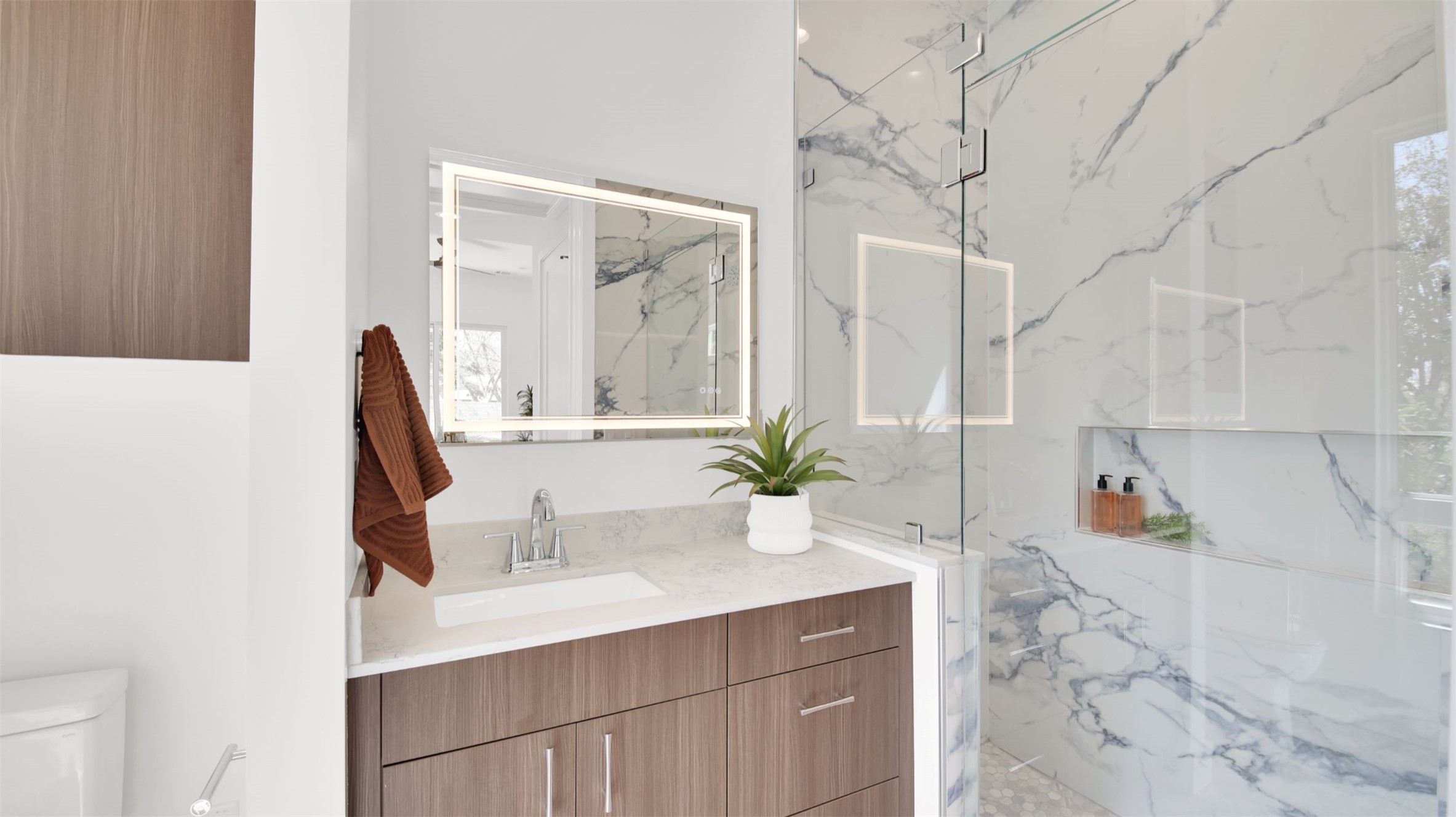 1310 Cullen Avenue Austin, TX 78757 - Photo 24 of 40 Casita bathroom-the shower is large-format porcelain