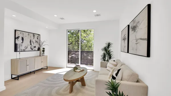 $2,000,000 | 1310 Cullen Avenue, Austin, TX 78757