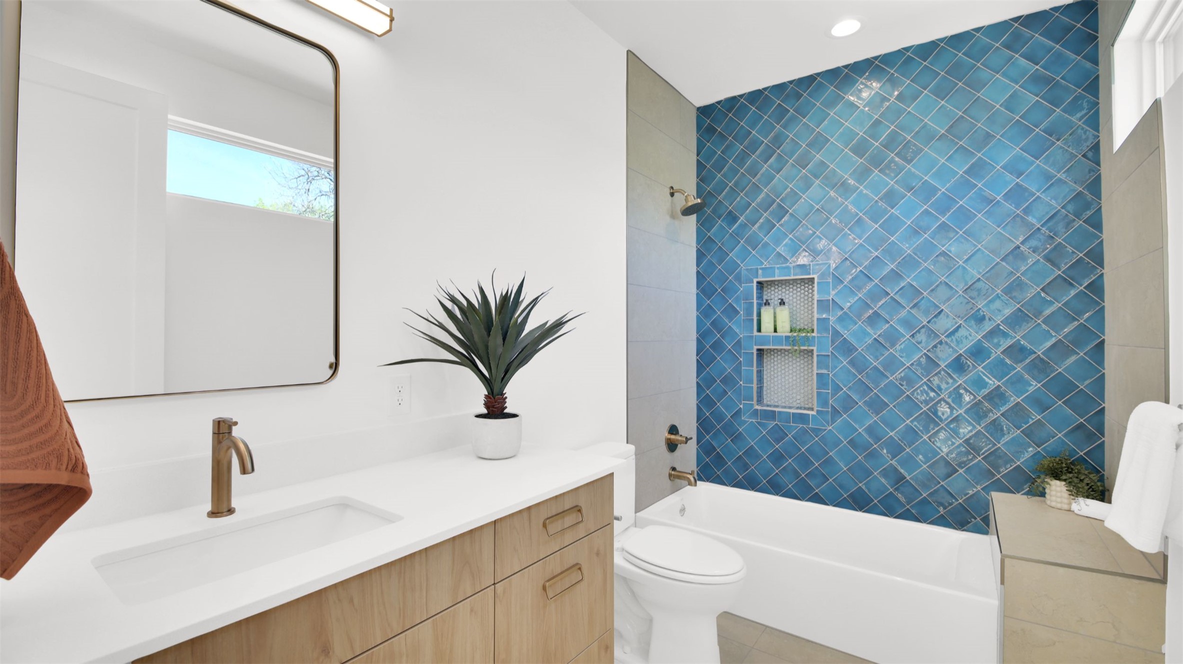 1310 Cullen Avenue Austin, TX 78757 - Photo 30 of 40 Full bathroom with vanity, shower / washtub combination