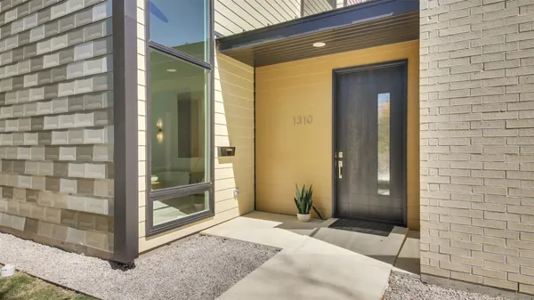 $2,000,000 | 1310 Cullen Avenue, Austin, TX 78757