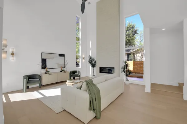 $2,000,000 | 1310 Cullen Avenue, Austin, TX 78757