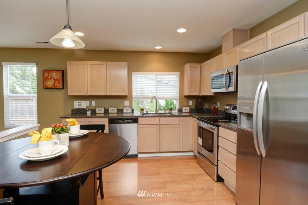 403 211th Place Southeast Bothell, WA 98021 - Photo 7 of 19