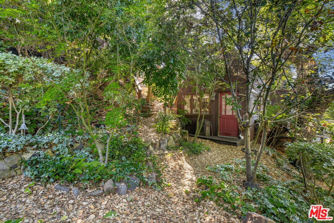 21714 Encina Road Topanga, CA 90290 - Photo 30 of 45 a view of outdoor space and yard