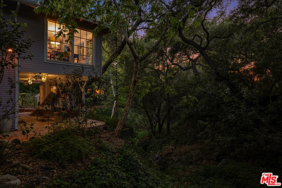 21714 Encina Road Topanga, CA 90290 - Photo 36 of 45 a view of a pathway of a house