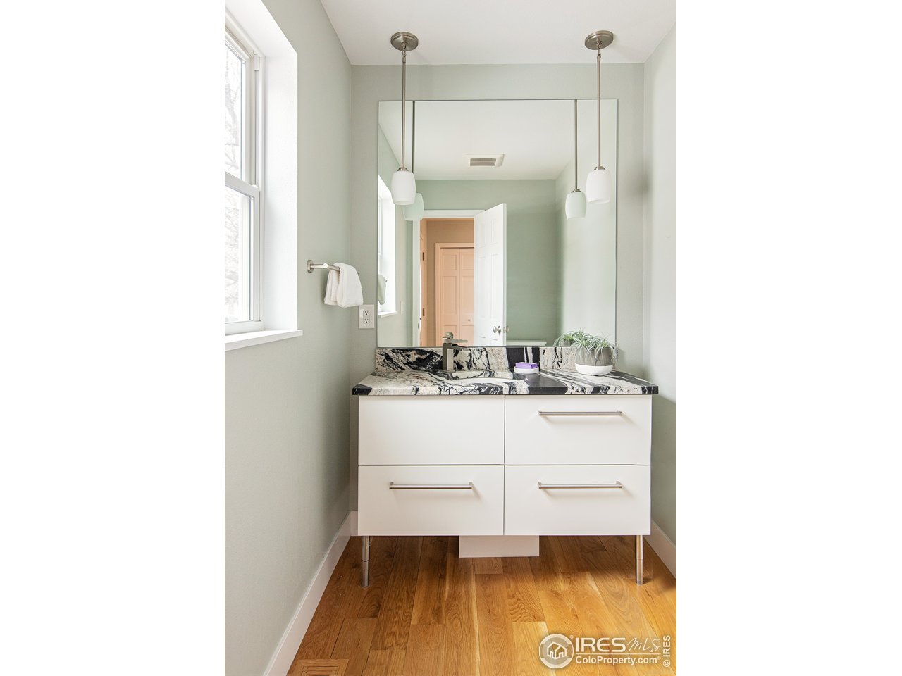 4557 Apple Way Boulder, CO 80301 - Photo 22 of 40 Powder Bath