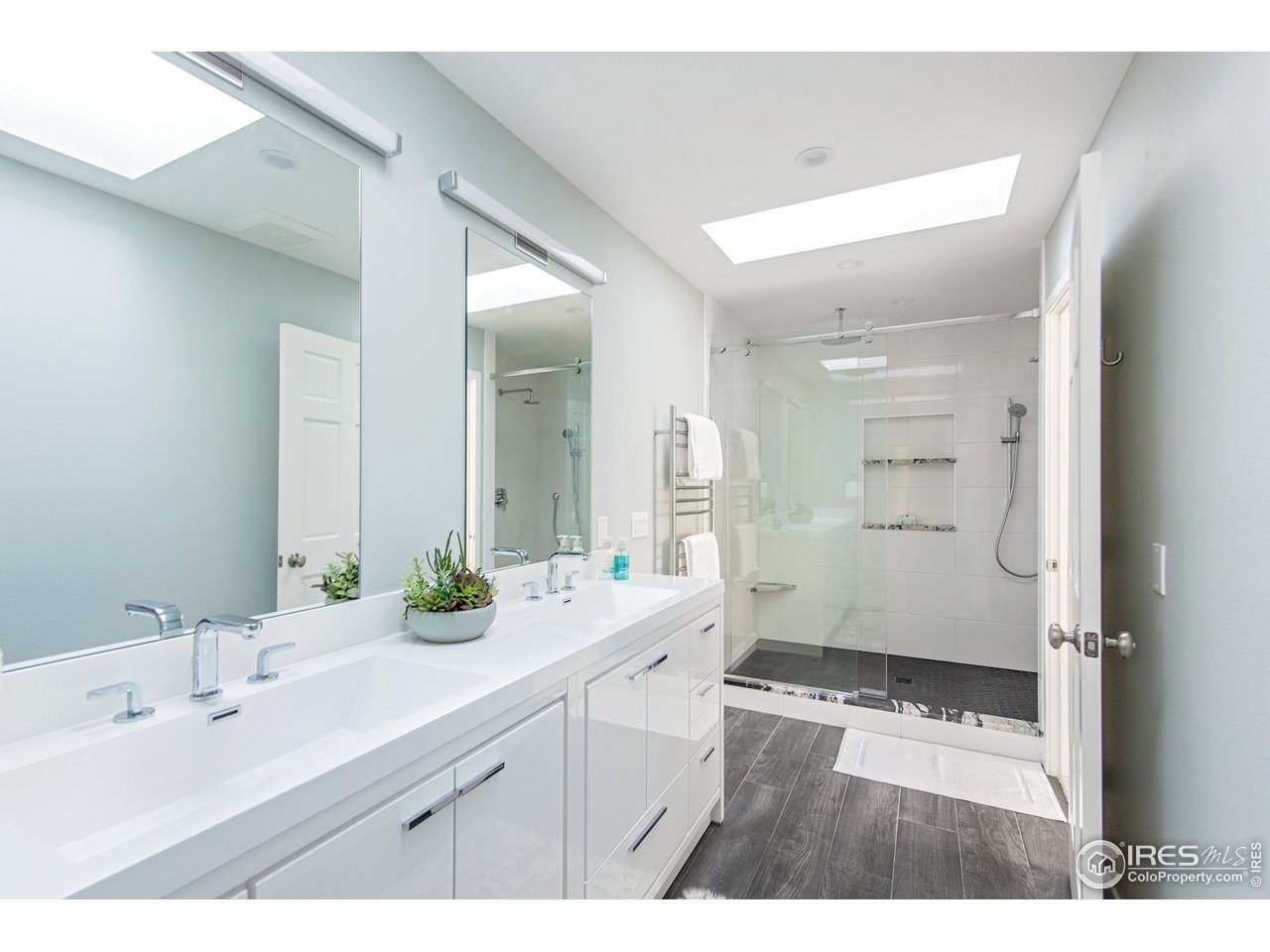 4557 Apple Way Boulder, CO 80301 - Photo 33 of 40 Primary Bath