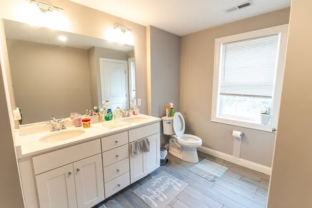 $819,990 | 100 Salem Road, Dracut, MA 01826