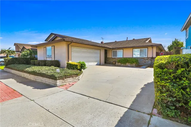 $5,195 | 4880 Hazelnut Avenue, Seal Beach, CA 90740