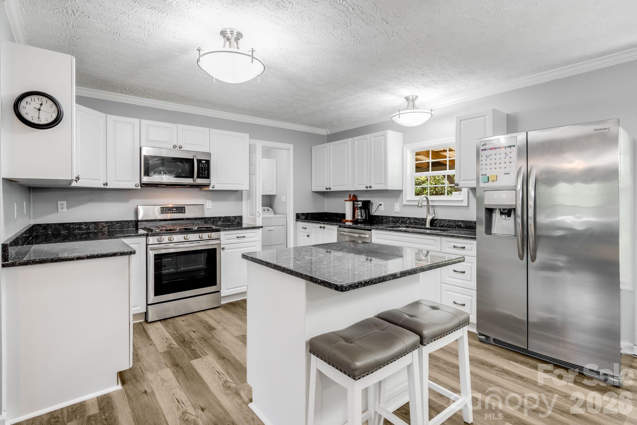 112 Reeves Road Leicester, NC 28748 - Photo 7 of 21