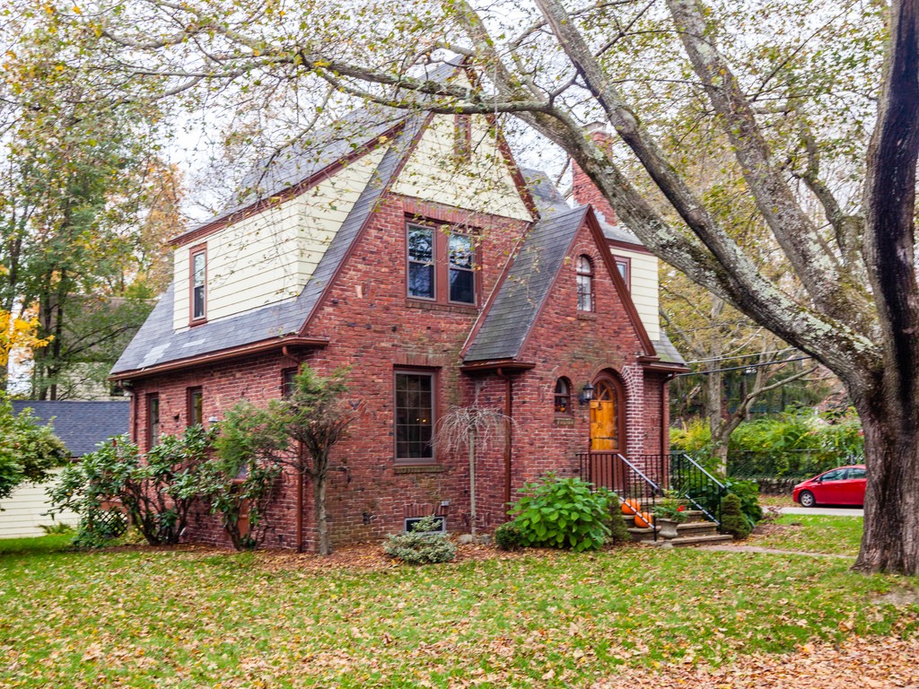 36 Tobey Road Belmont, MA 02478 - Photo 3 of 29 Gallery Image 3