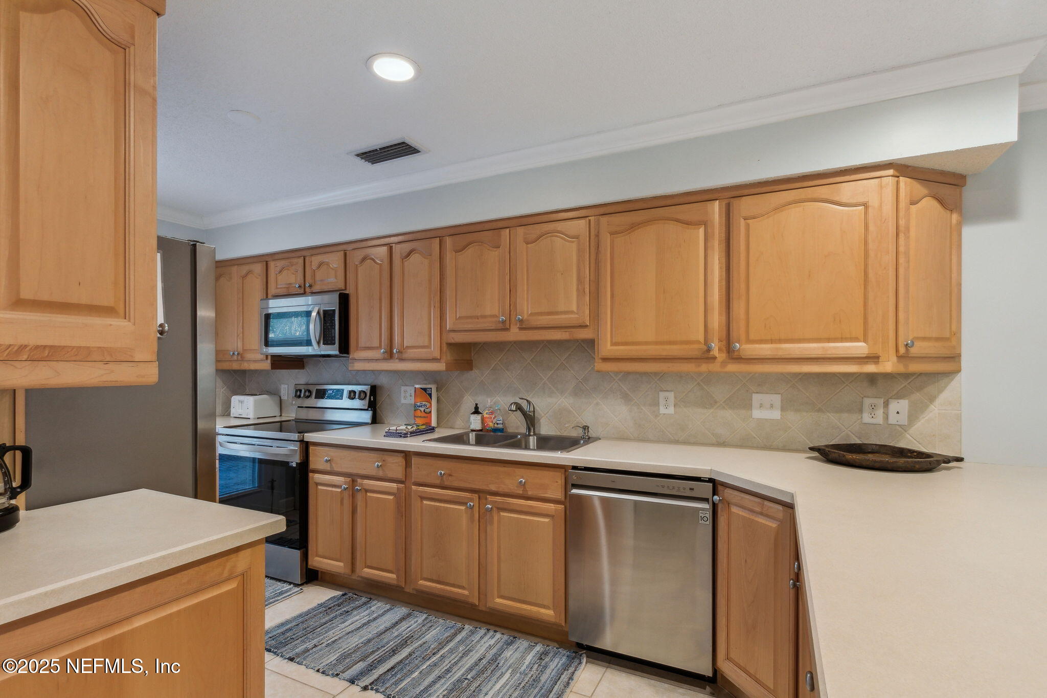 3323 Sea Marsh Road Fernandina Beach, FL 32034 - Photo 7 of 46 Open kitchen.