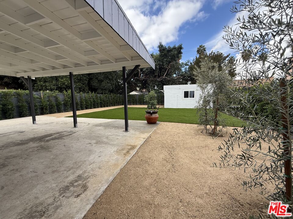 3031 Virginia Road Los Angeles, CA 90016 - Photo 8 of 10 a view of a park with slide