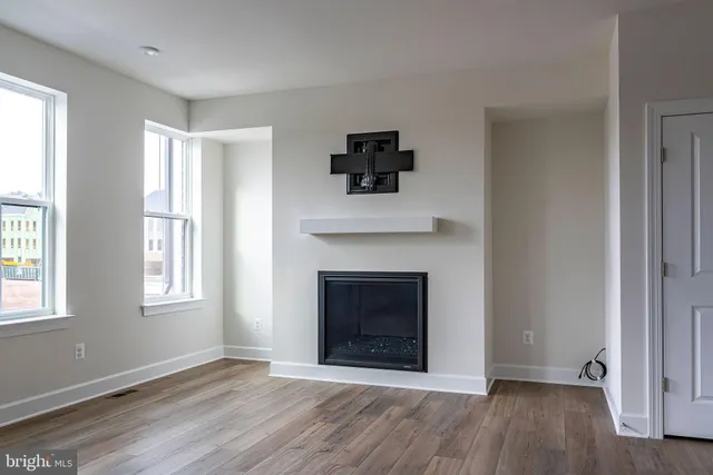 $799,990 | 23642 Winterday Drive, Ashburn, VA 20148