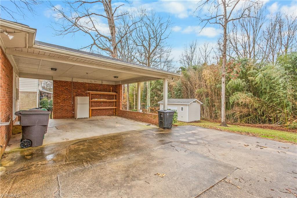 3009 Wellingford Street High Point, NC 27265 - Photo 28 of 35