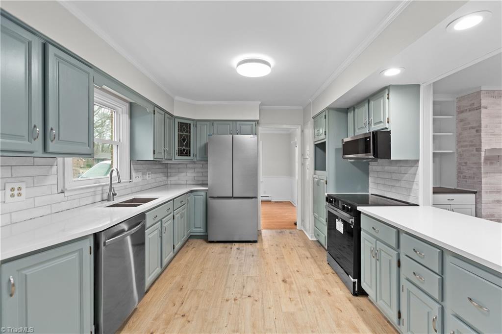 3009 Wellingford Street High Point, NC 27265 - Photo 7 of 35