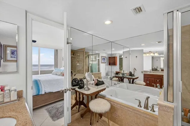 $3,300 | 4200 North Ocean Drive, Unit 1401, Singer Island, FL 33404