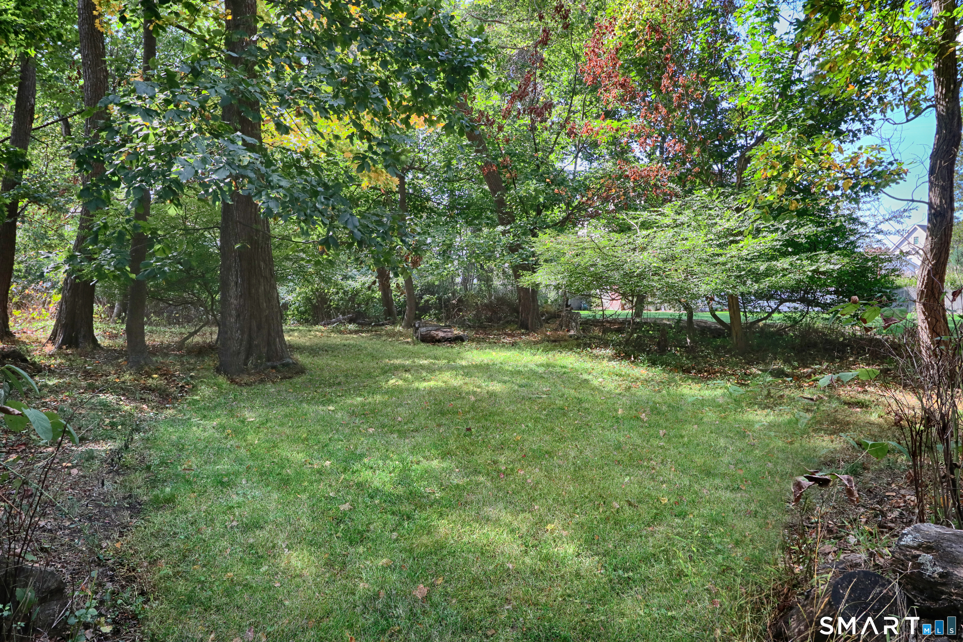 372 Rowland Road Fairfield, CT 06824 - Photo 19 of 37