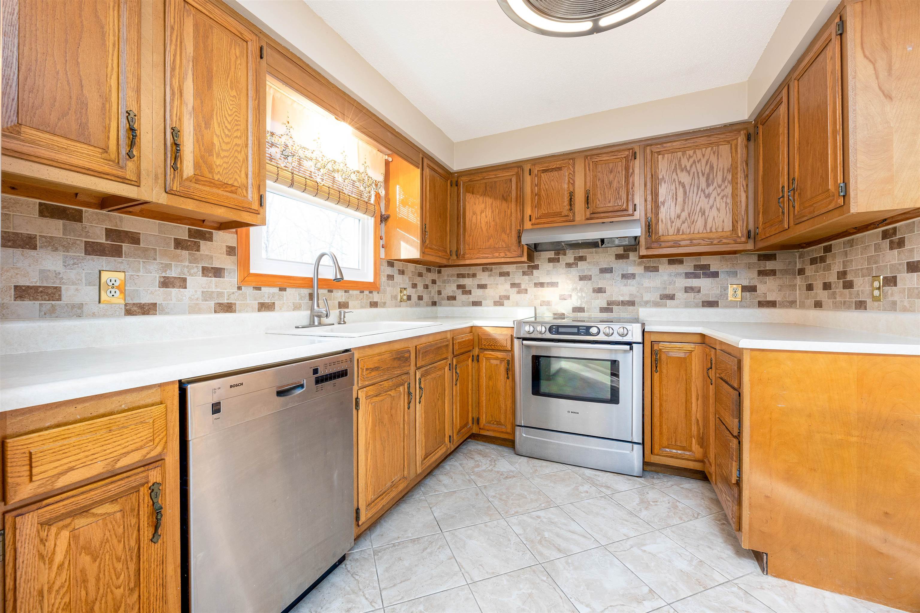 52 L Scenic Drive Derry, NH 03038 - Photo 3 of 42