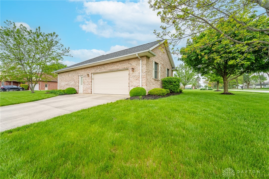 521 East Hoewisher Road Sidney, OH 45365 - Photo 6 of 42