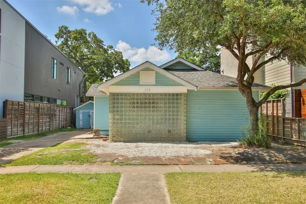 $2,500 | 730 East 8th Street, Houston, TX 77007