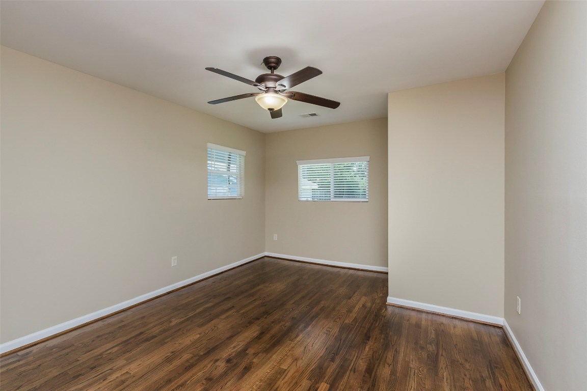 730 East 8th Street Houston, TX 77007 - Photo 7 of 17 Primary bedroom