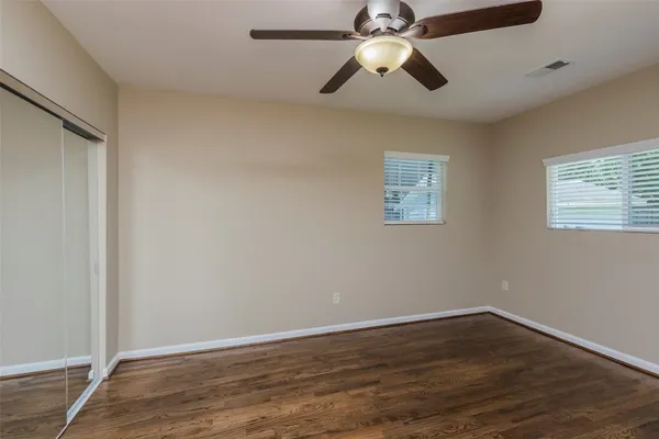 $2,500 | 730 East 8th Street, Houston, TX 77007