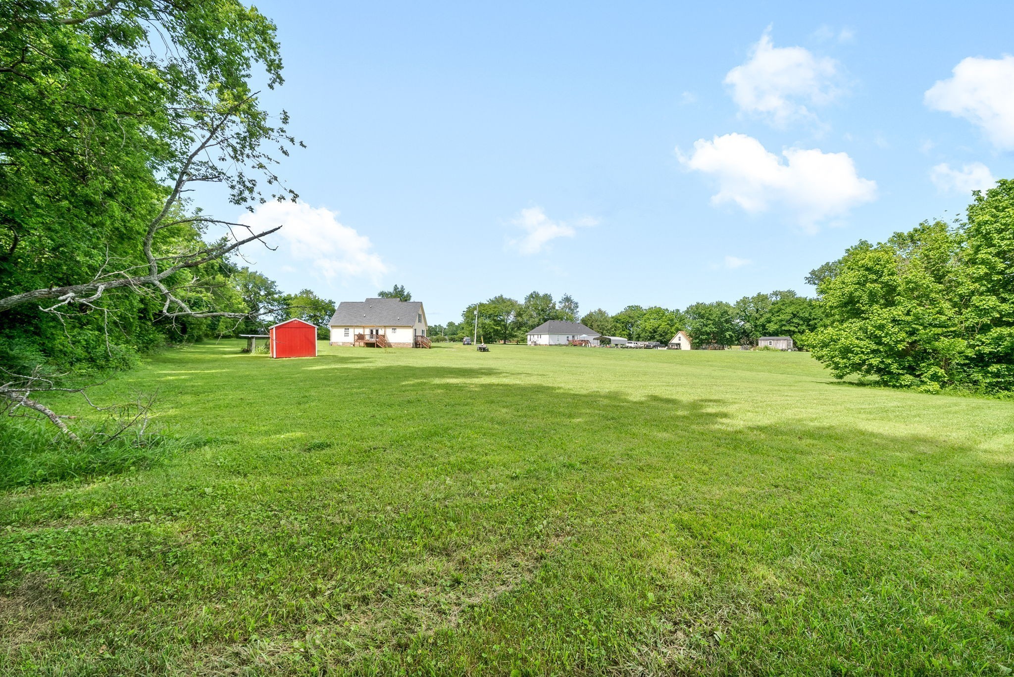 6417 Highway 25 Springfield, TN 37172 - Photo 36 of 43 a view of a field with grass and trees