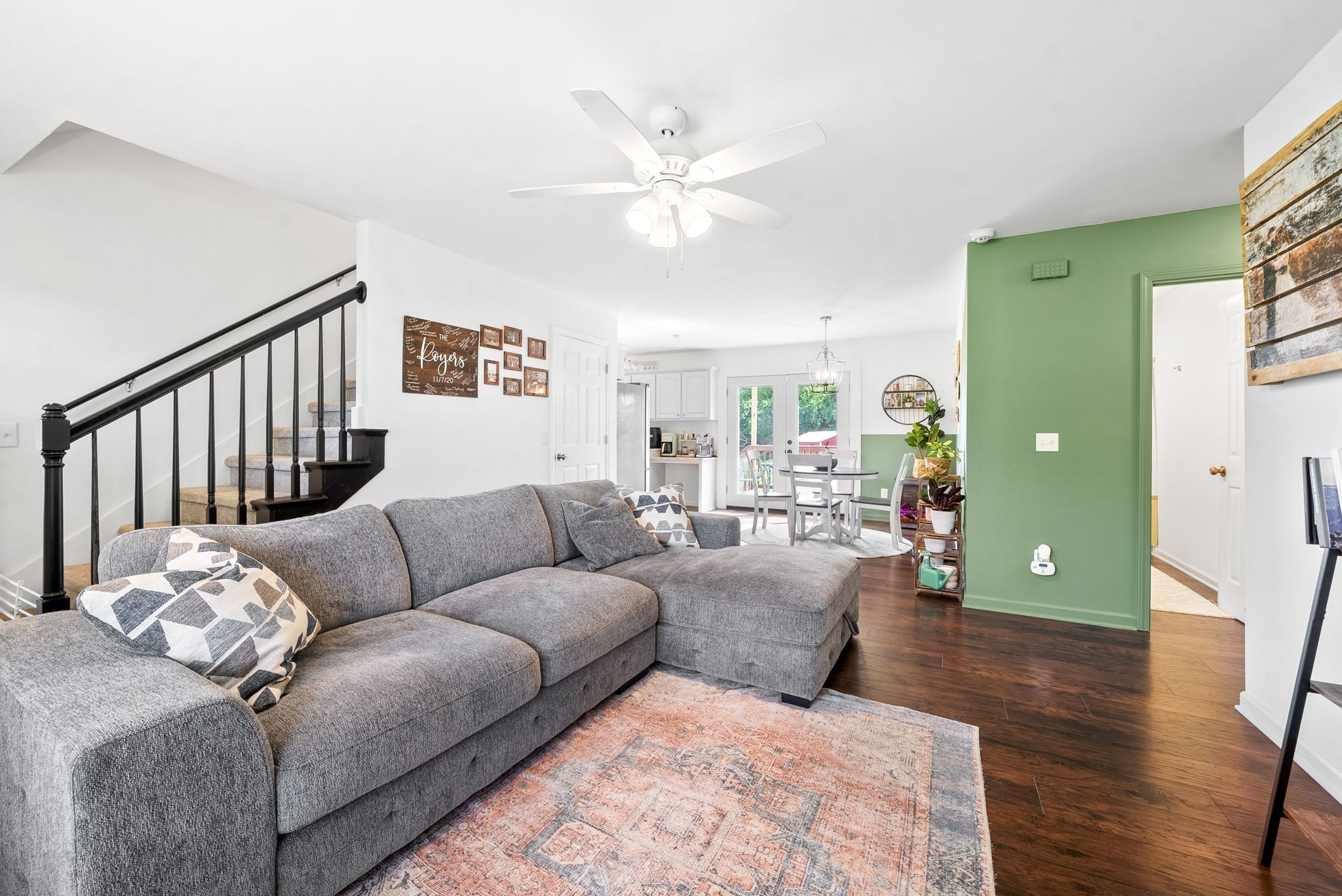 6417 Highway 25 Springfield, TN 37172 - Photo 8 of 43 a living room with furniture and wooden floor