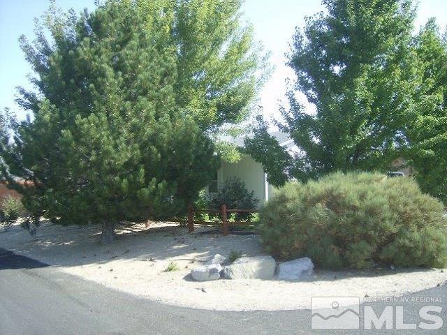 17805 Fortune Court Reno, NV 89508 - Photo 3 of 8 a view of yard