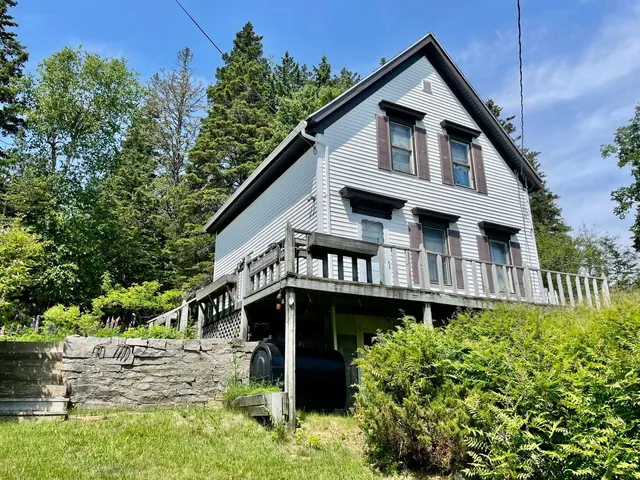 $215,000 | 210 Old Harbor Road, Vinalhaven, ME 04863