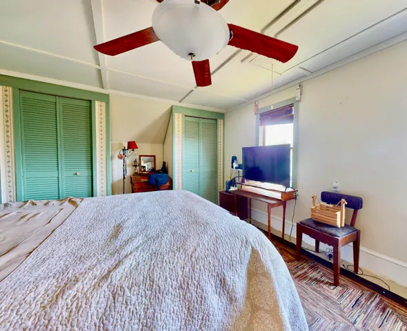 $215,000 | 210 Old Harbor Road, Vinalhaven, ME 04863