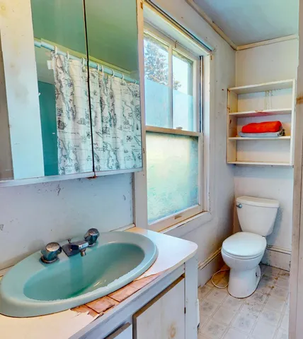 $215,000 | 210 Old Harbor Road, Vinalhaven, ME 04863