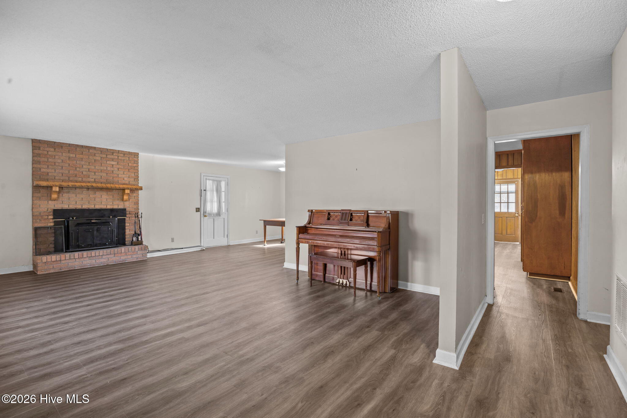 775 Governors Road Southeast Winnabow, NC 28479 - Photo 14 of 43 Living room/dining room combo