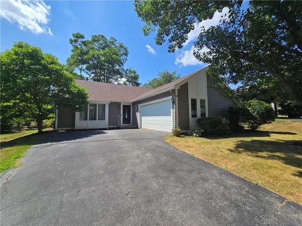 $2,400 | 9 Hepatica Lane, Henrietta, NY 14586