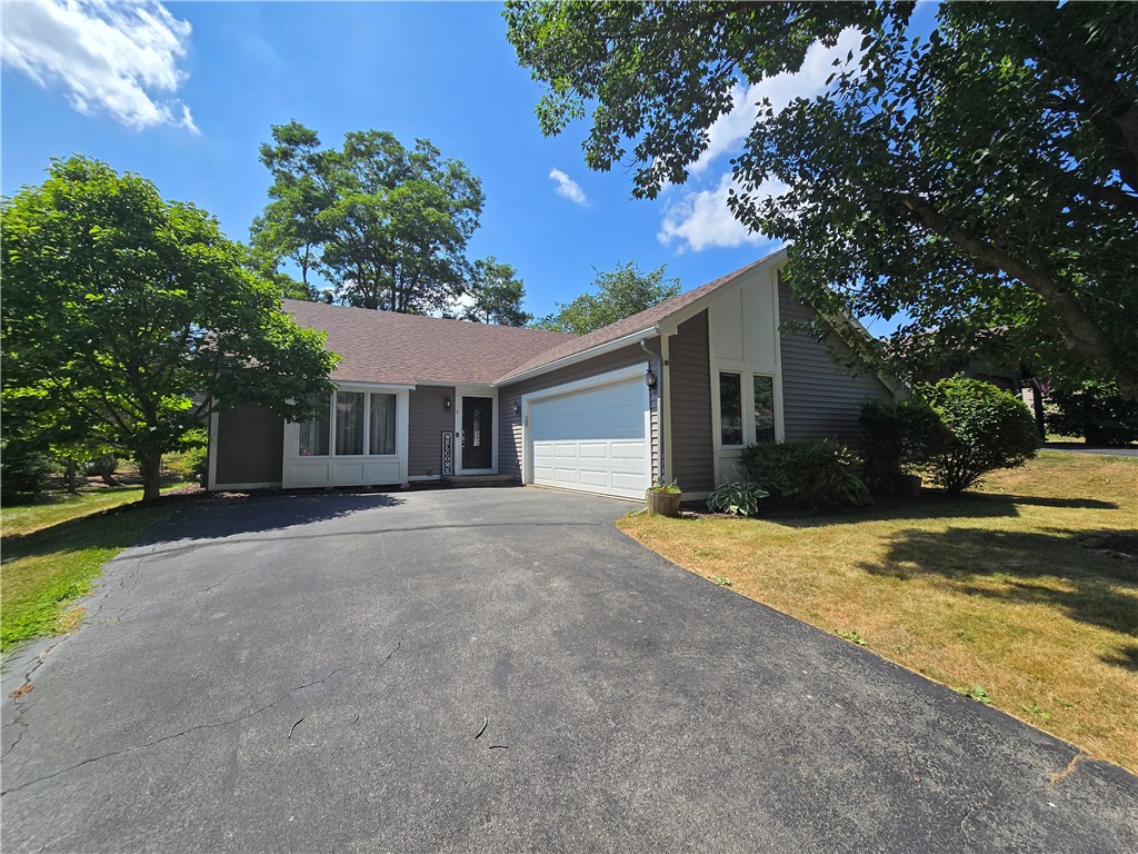 9 Hepatica Lane Henrietta, NY 14586 - Photo 1 of 44
