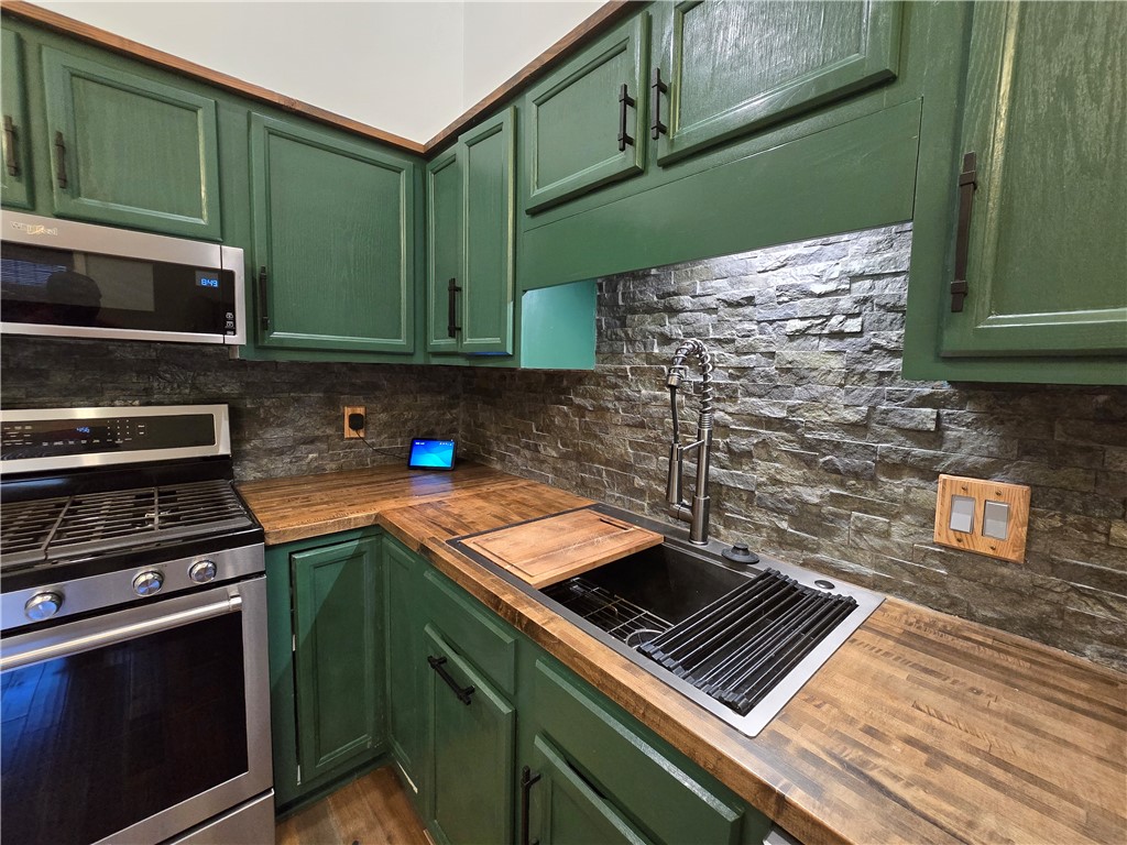 9 Hepatica Lane Henrietta, NY 14586 - Photo 12 of 44