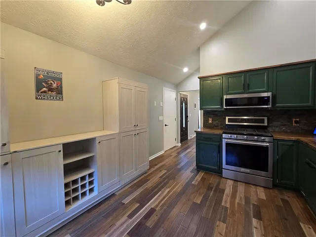 $2,400 | 9 Hepatica Lane, Henrietta, NY 14586