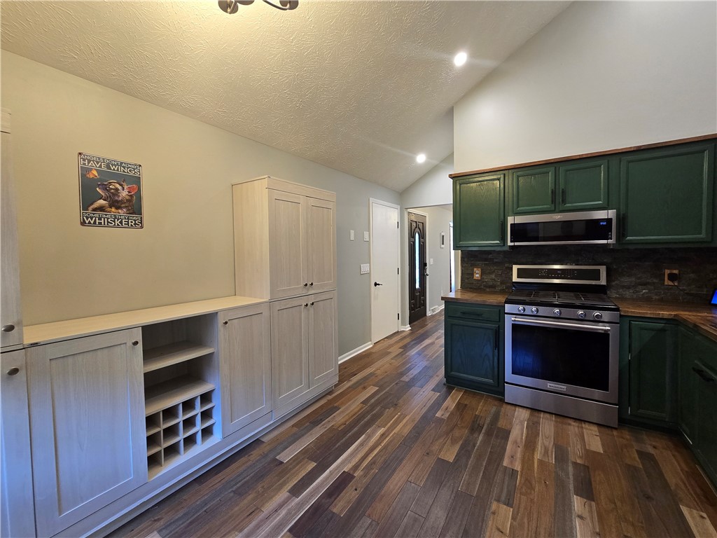 9 Hepatica Lane Henrietta, NY 14586 - Photo 14 of 44