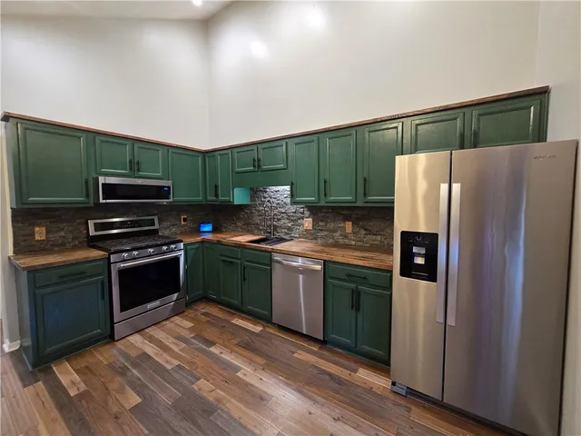 $2,400 | 9 Hepatica Lane, Henrietta, NY 14586