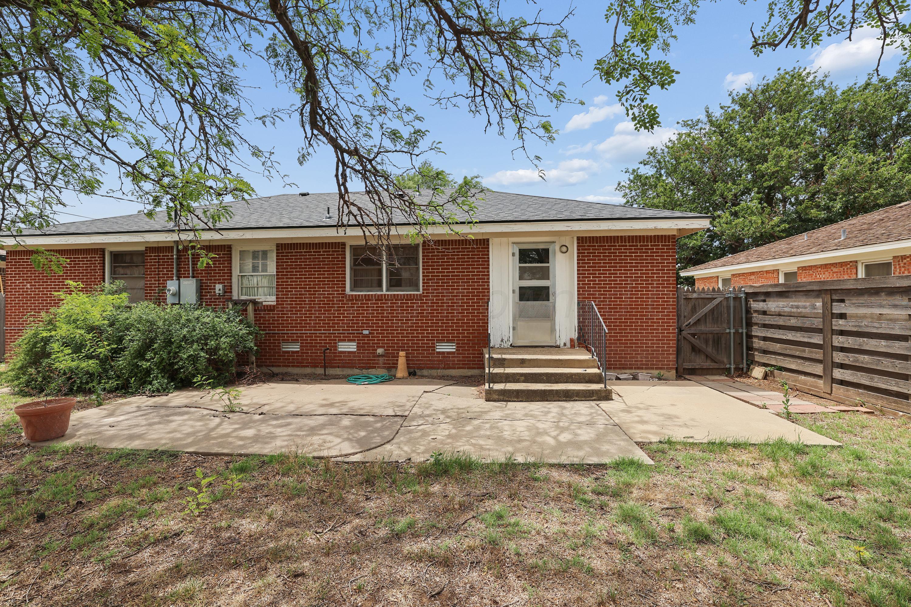 1115 Smiley Street Amarillo, TX 79106 - Photo 19 of 21 21-Back Patio