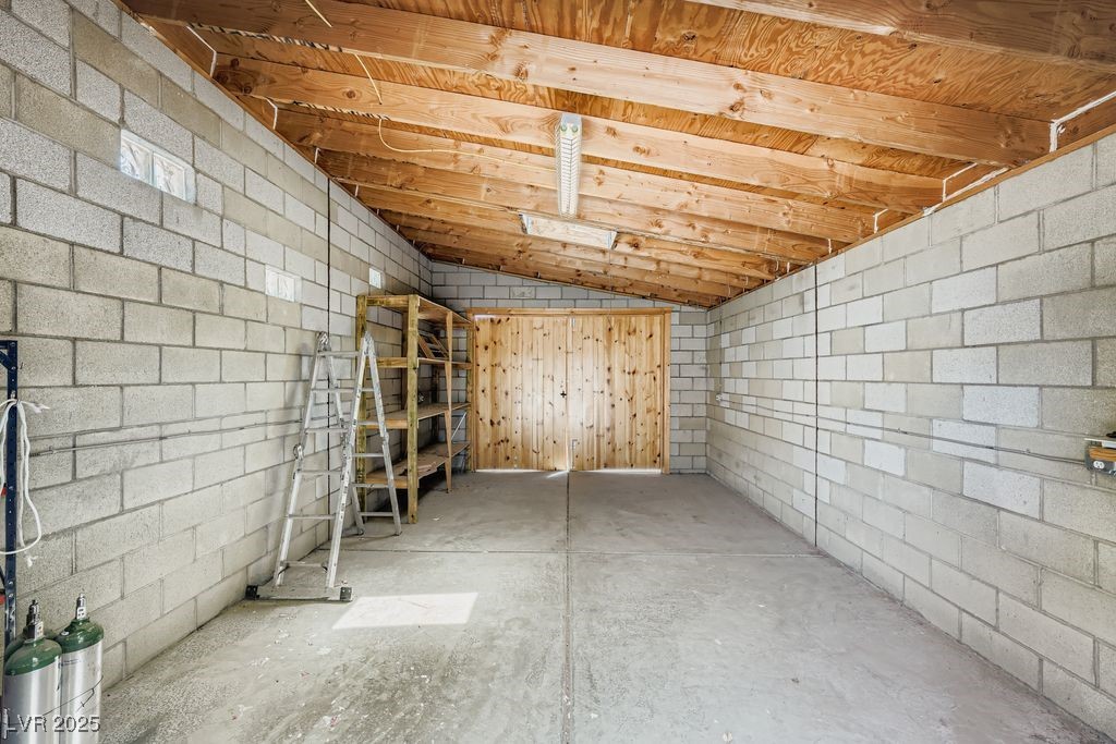 573 7th Street Boulder City, NV 89005 - Photo 20 of 25 Garage