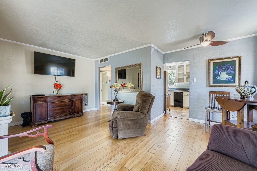 573 7th Street Boulder City, NV 89005 - Photo 6 of 25 Living/dining combined