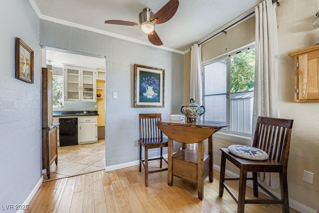 573 7th Street Boulder City, NV 89005 - Photo 7 of 25 Living/Dining area
