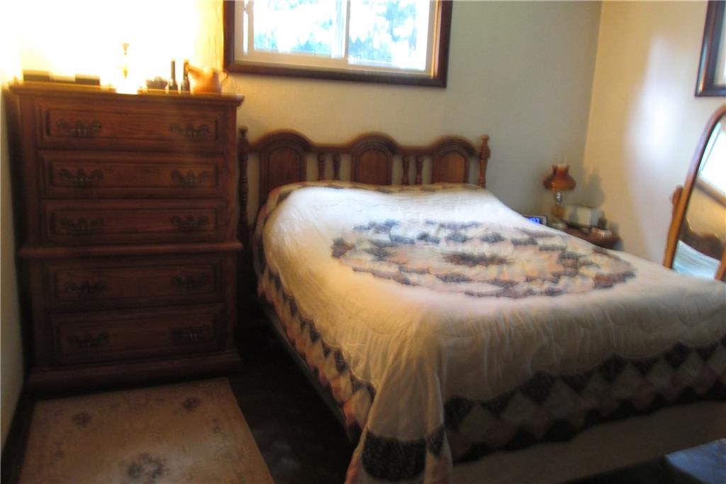 231 Mingo Church Road Finleyville, PA 15332 - Photo 11 of 20 Master bedroom, 11' x 10'
