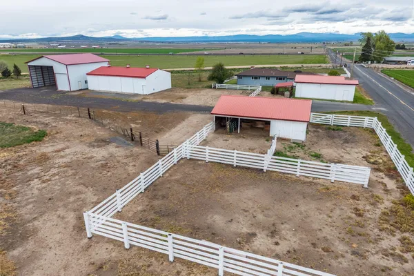 $869,000 | 501 Northwest Dogwood Lane, Madras, OR 97741