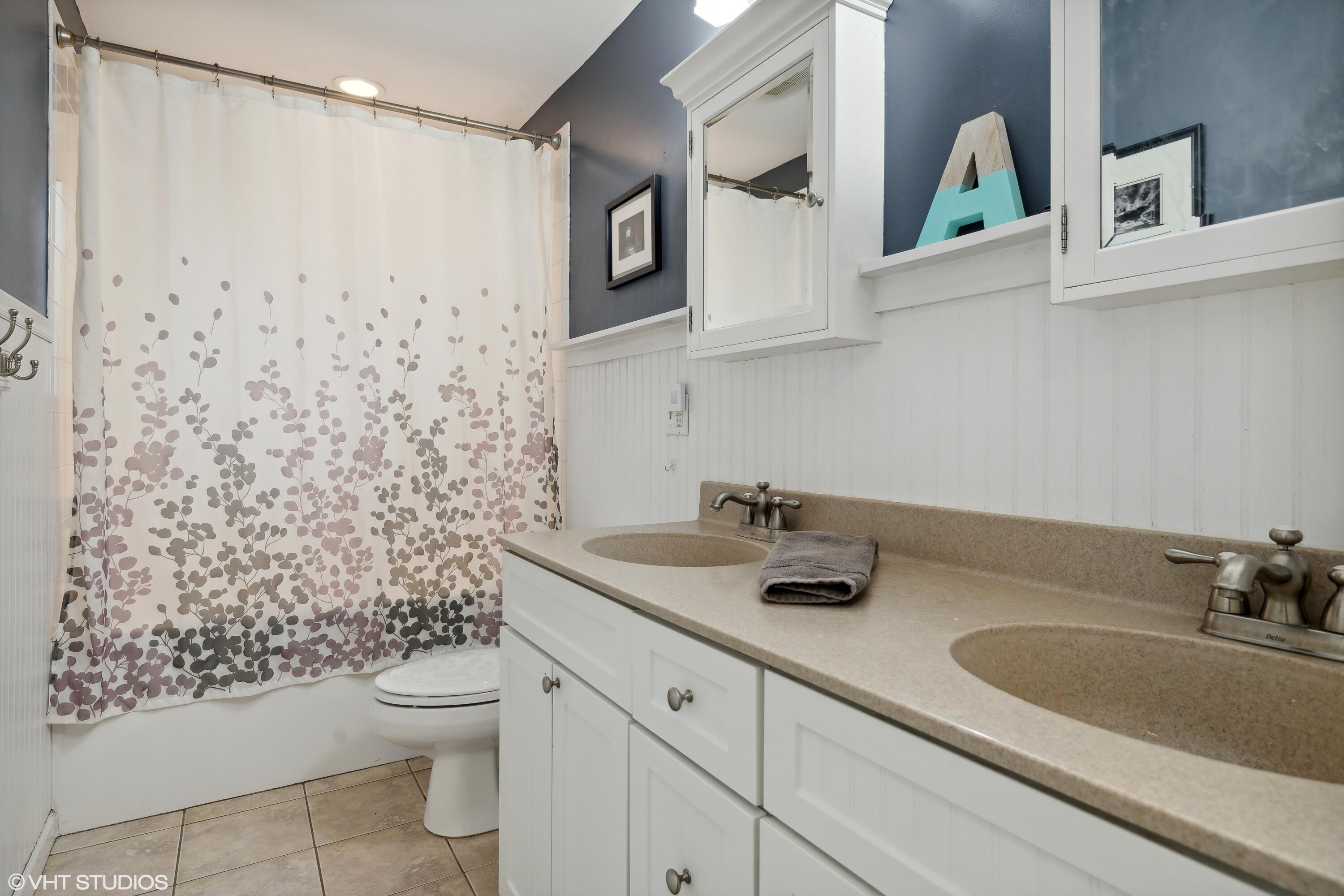 1508 Trebor Road St. Joseph, MI 49085 - Photo 11 of 17 13_1508TreborStreet_8_Bathroom_HiRes